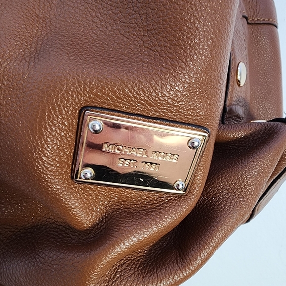 Michael Kors Hobo Brown Leather Bag with Gold Accents - Picture 3 of 13